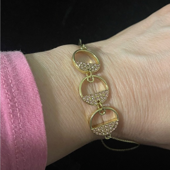 Gold and Pink Circle Pendant Bracelet - Picture 4 of 4